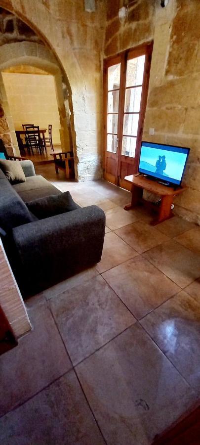 Ta Lucia Farmhouse With Private Pool And Bbq Villa Santa Luċija Екстериор снимка